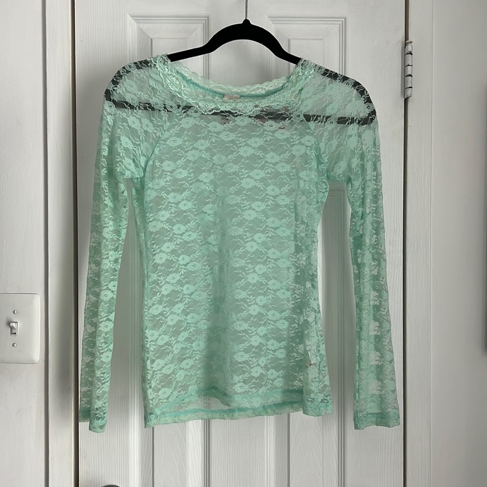 🆕Mudd, lace top, Size M